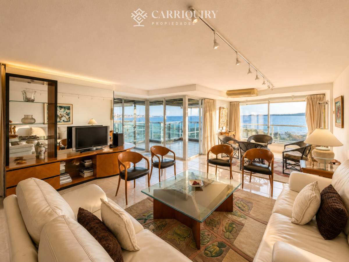 Apartamento ID.10303 - Amplio Apartamento de 3 dormitorios en Mansa, Punta del Este