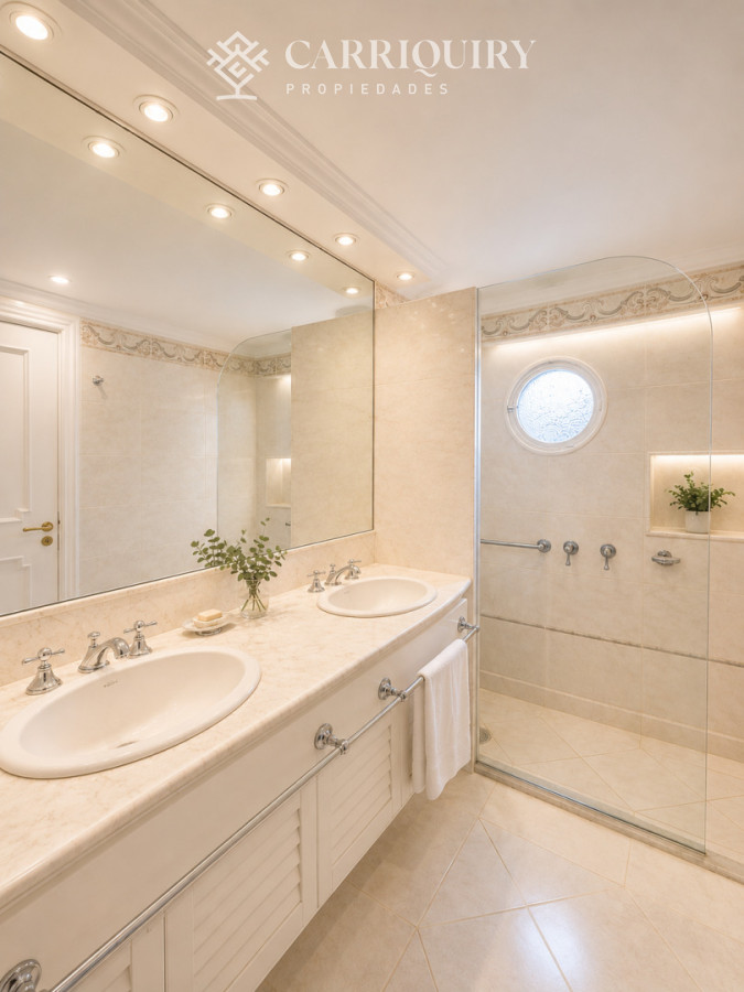 Apartamento ID.10303 - Amplio Apartamento de 3 dormitorios en Mansa, Punta del Este