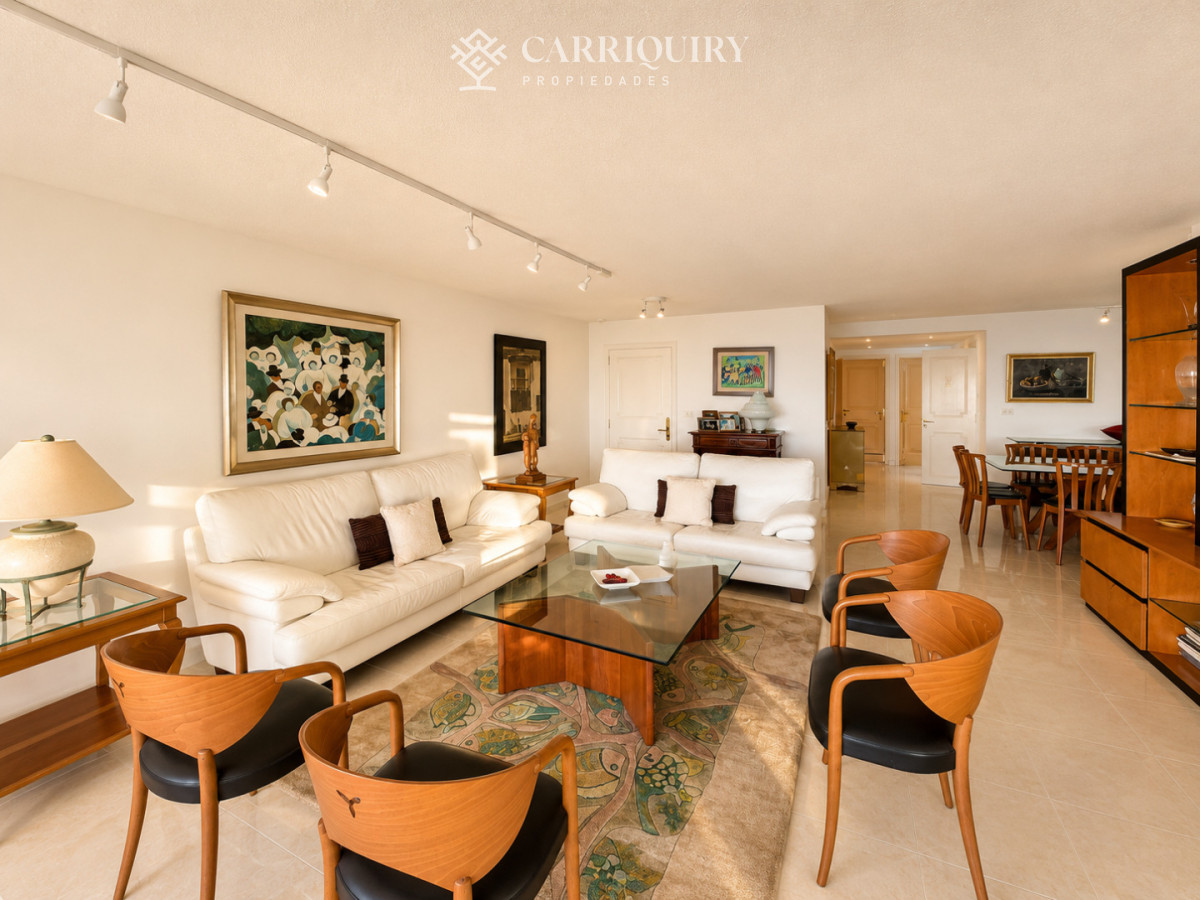 Apartamento ID.10303 - Amplio Apartamento de 3 dormitorios en Mansa, Punta del Este