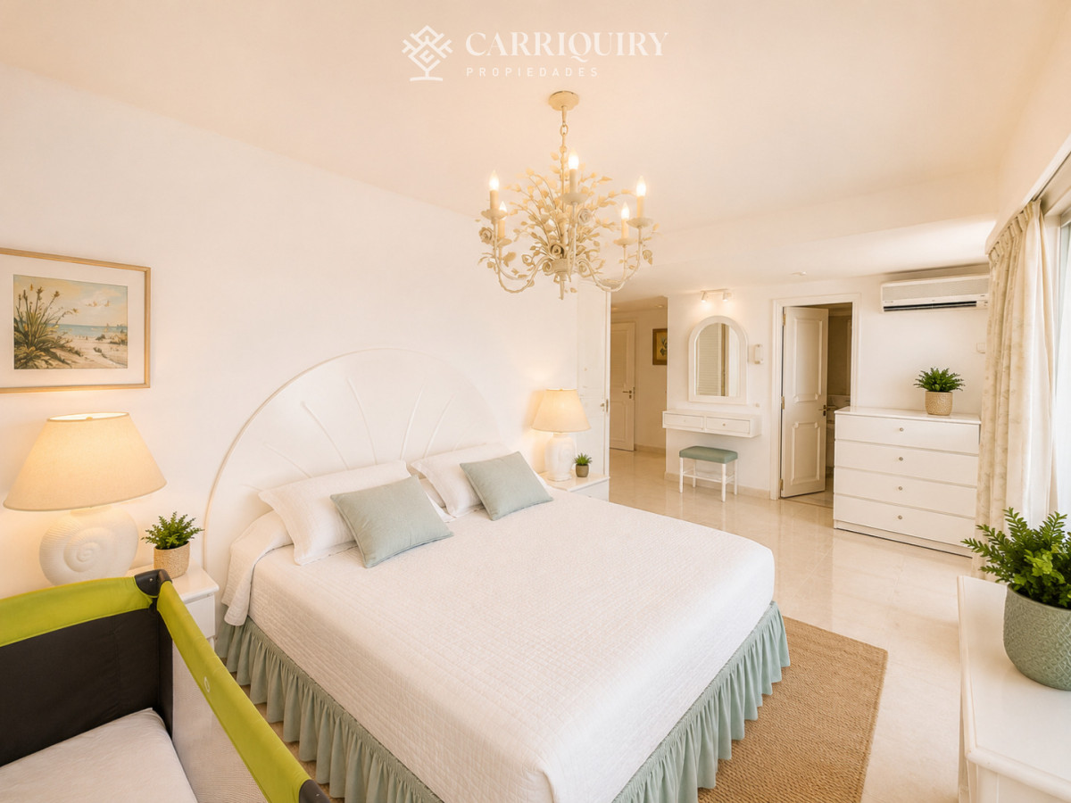 Apartamento ID.10303 - Amplio Apartamento de 3 dormitorios en Mansa, Punta del Este