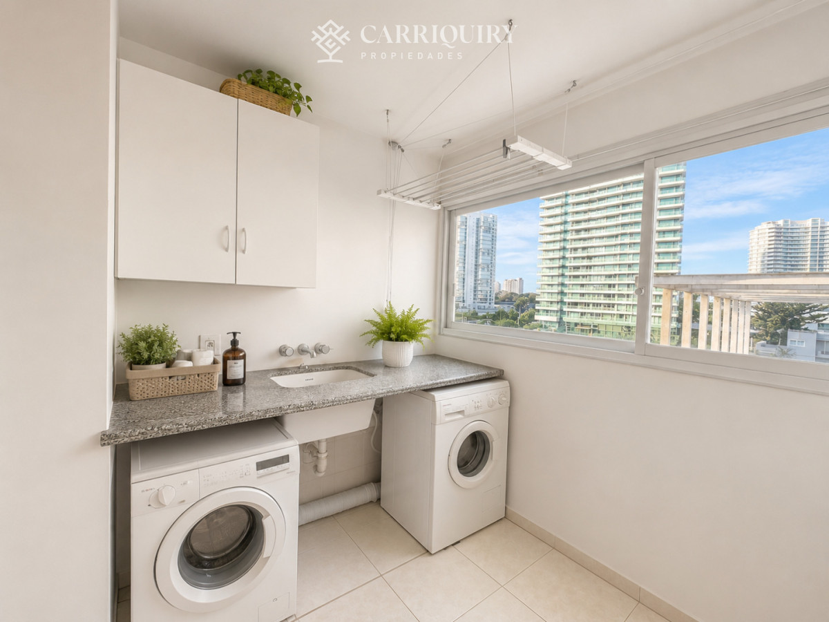 Apartamento ID.10303 - Amplio Apartamento de 3 dormitorios en Mansa, Punta del Este
