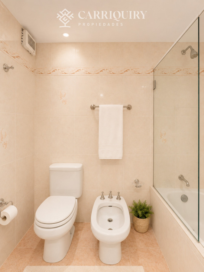 Apartamento ID.10303 - Amplio Apartamento de 3 dormitorios en Mansa, Punta del Este