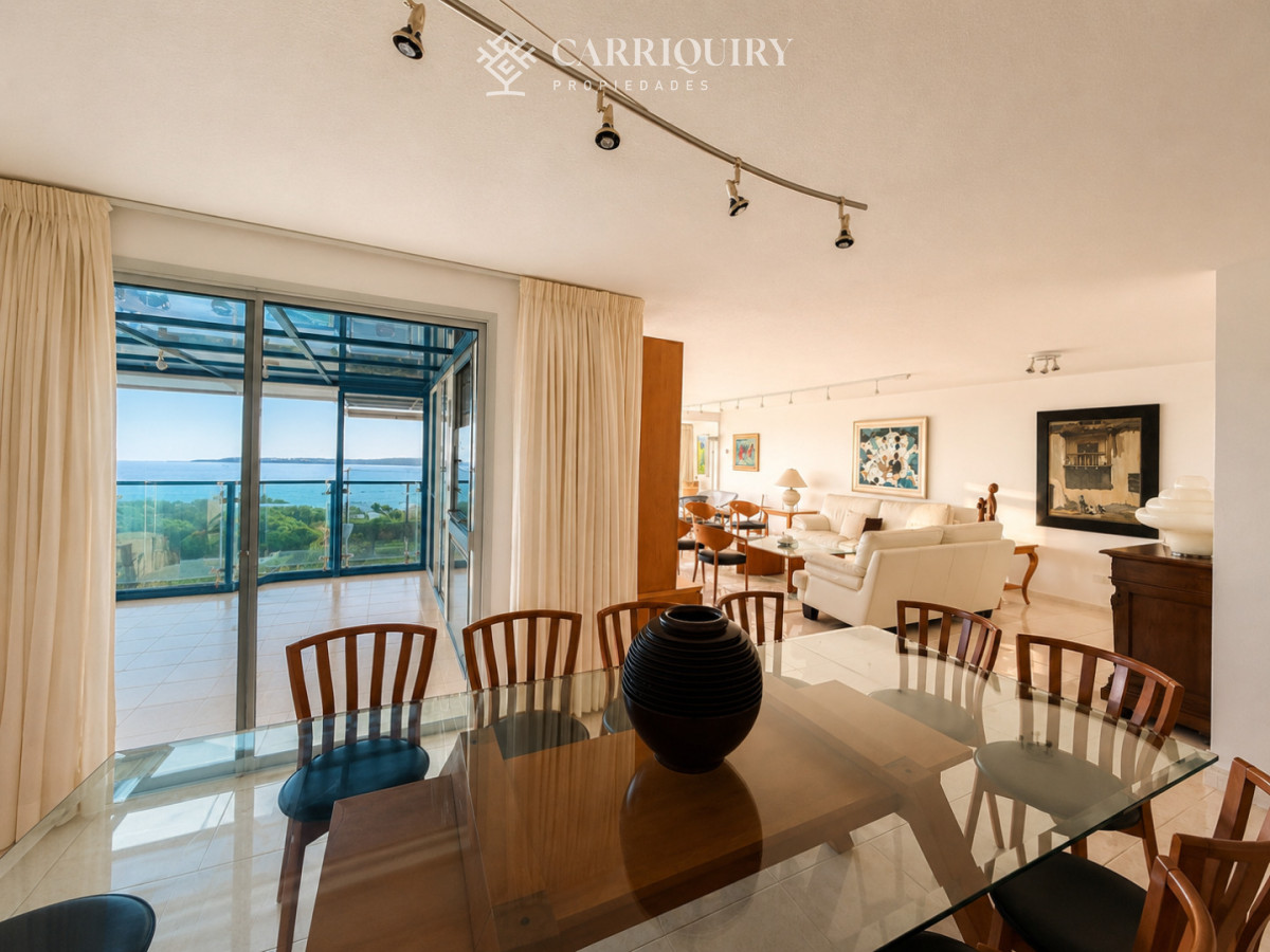 Apartamento ID.10303 - Amplio Apartamento de 3 dormitorios en Mansa, Punta del Este