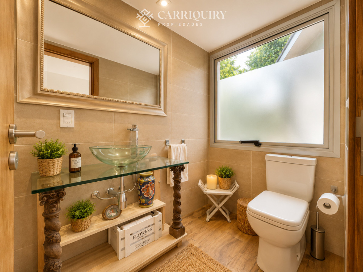 Casa ID.10280/Venta-casa-de-5-dormitorios-en-barrio-Golf,-Punta-del-Este - Casa en Golf - Punta del Este a pasos del mar