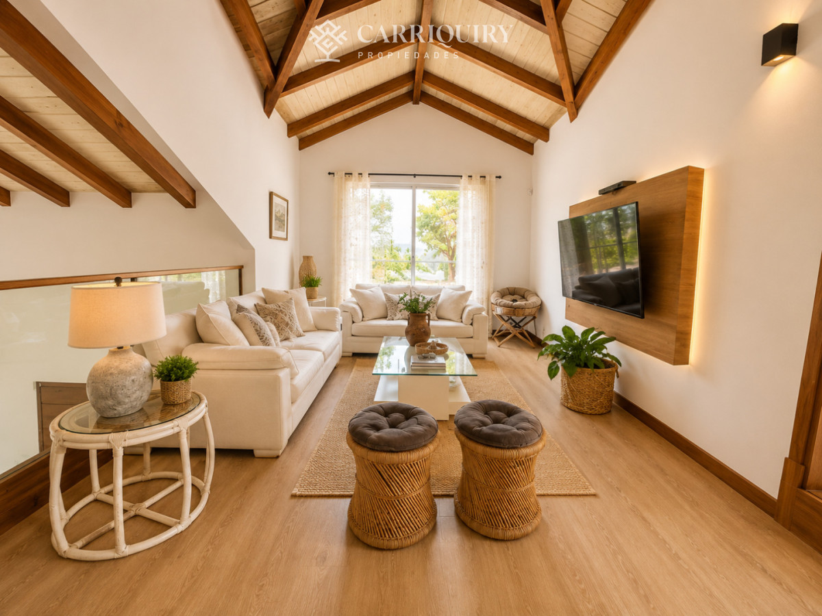 Casa ID.10280/Venta-casa-de-5-dormitorios-en-barrio-Golf,-Punta-del-Este - Casa en Golf - Punta del Este a pasos del mar
