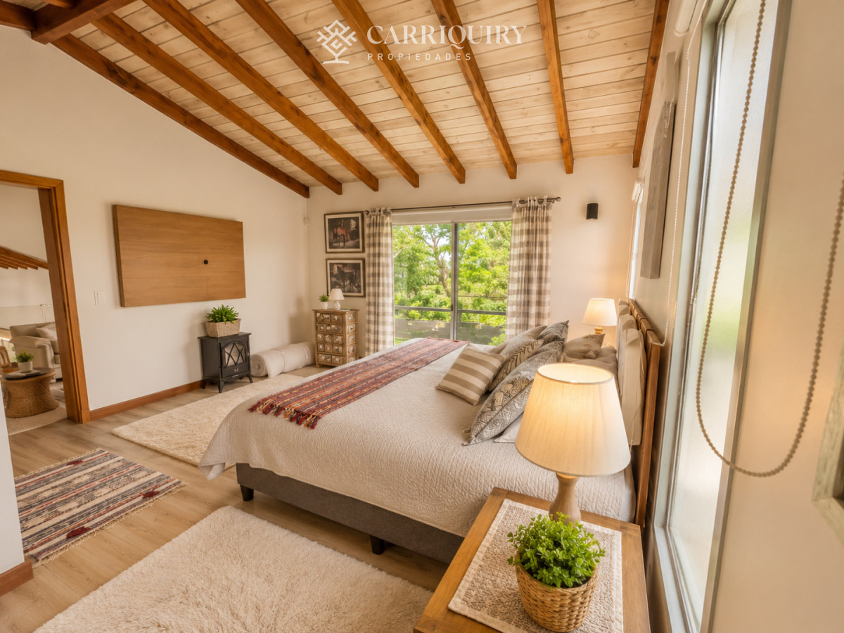 Casa ID.10280/Venta-casa-de-5-dormitorios-en-barrio-Golf,-Punta-del-Este - Casa en Golf - Punta del Este a pasos del mar