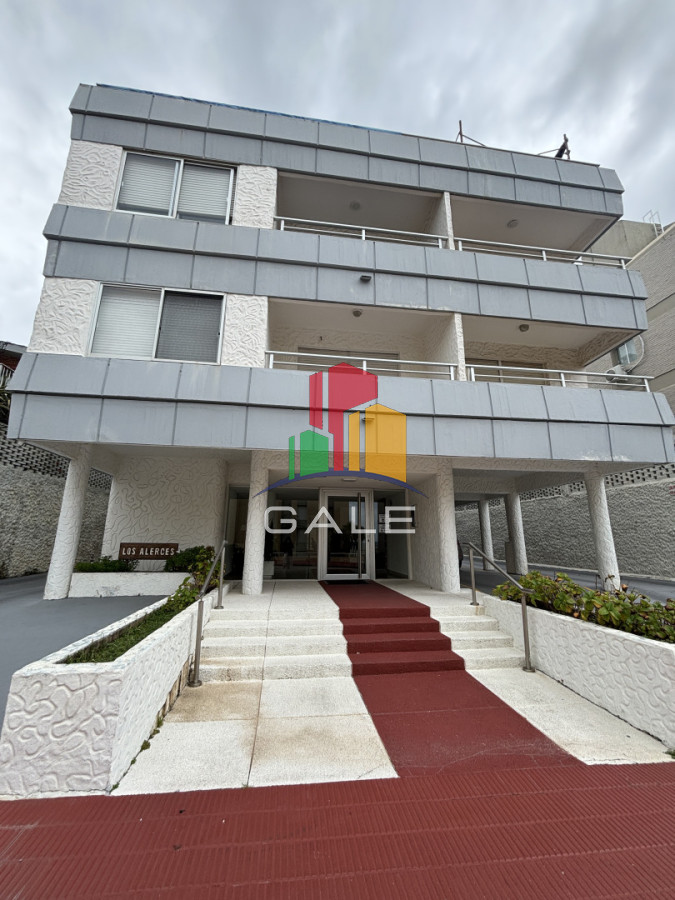 OPORTUNIDAD en Península con Cochera Techada, 1 y medio dormitorios - GAL4747A