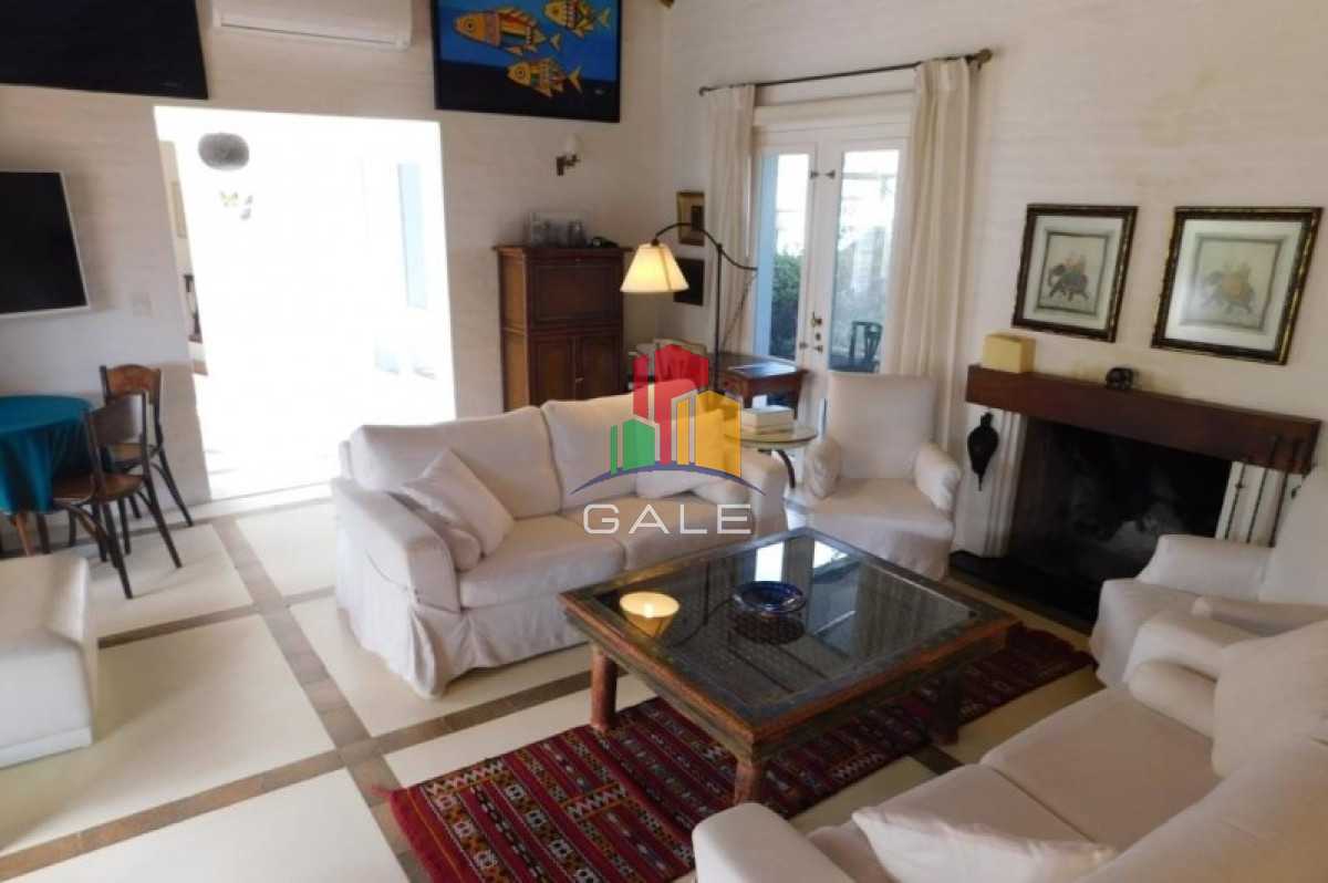 Casa ID.4535 - Casa a la Venta, 4 dormitorios, La Barra