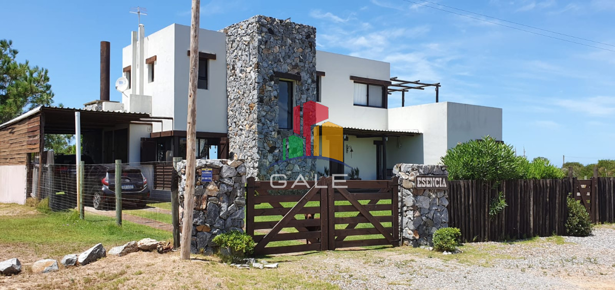 Casa ID.4540 - Casa en venta de 4 dormitorios en Jose Igancio 