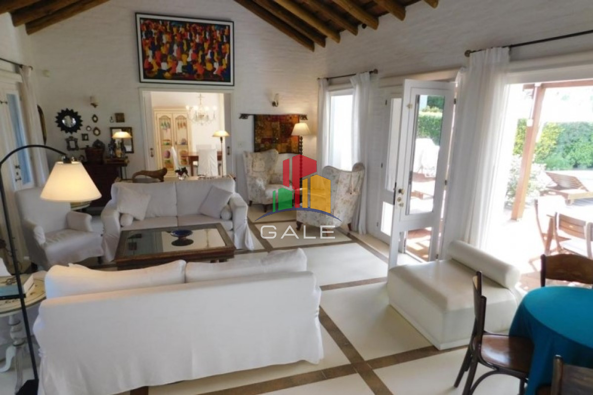 Casa ID.4535 - Casa a la Venta, 4 dormitorios, La Barra