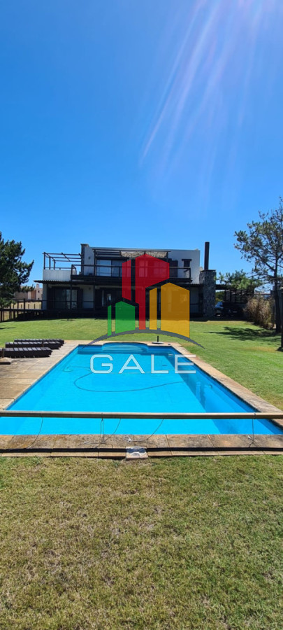 Casa ID.4540 - Casa en venta de 4 dormitorios en Jose Igancio 