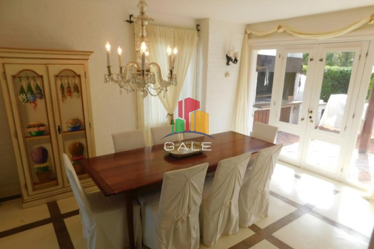 Casa ID.4535 - Casa a la Venta, 4 dormitorios, La Barra