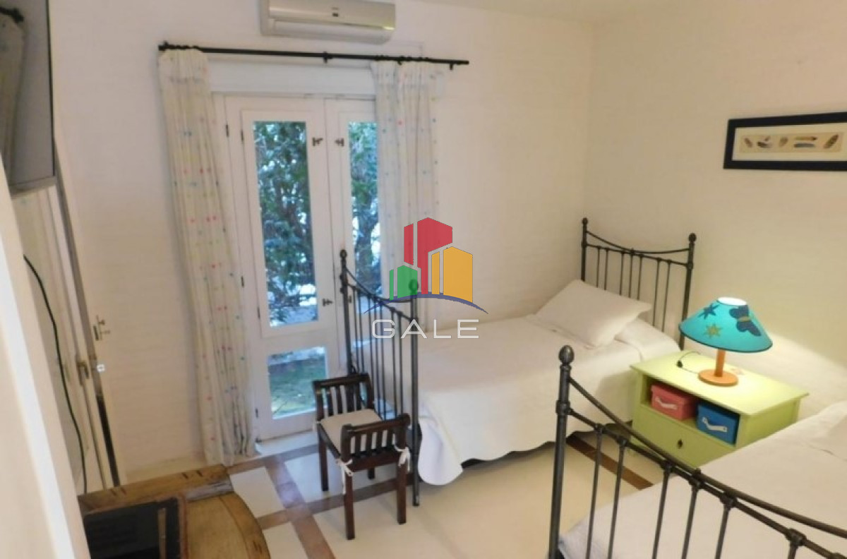 Casa ID.4535 - Casa a la Venta, 4 dormitorios, La Barra