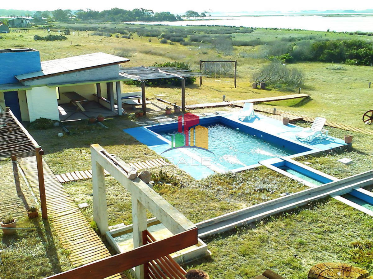 Casa ID.4539 - Casa en Alquiler, Santa Monica, Manantiales, 4 Dormitorios.