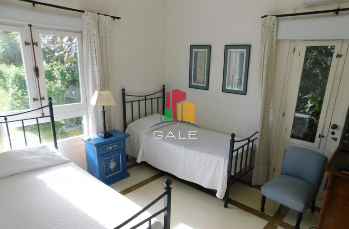 Casa ID.4535 - Casa a la Venta, 4 dormitorios, La Barra