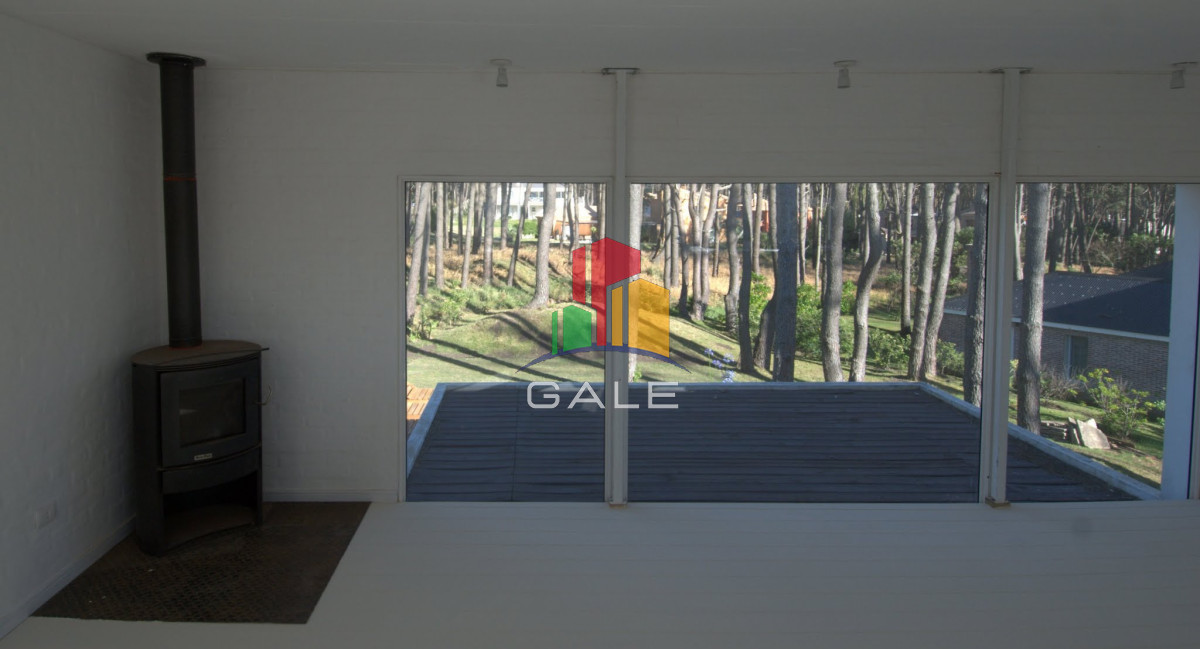 Casa ID.4537 - Casa en Venta y Alquiler, Laguna Blanca, La Barra, 4 Dormitorios.