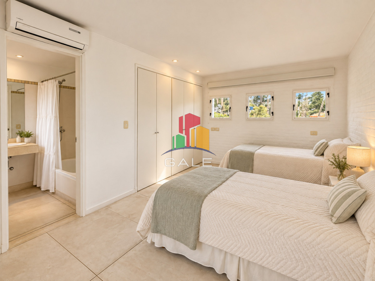 Casa ID.4537 - Casa en Venta y Alquiler, Laguna Blanca, La Barra, 4 Dormitorios.