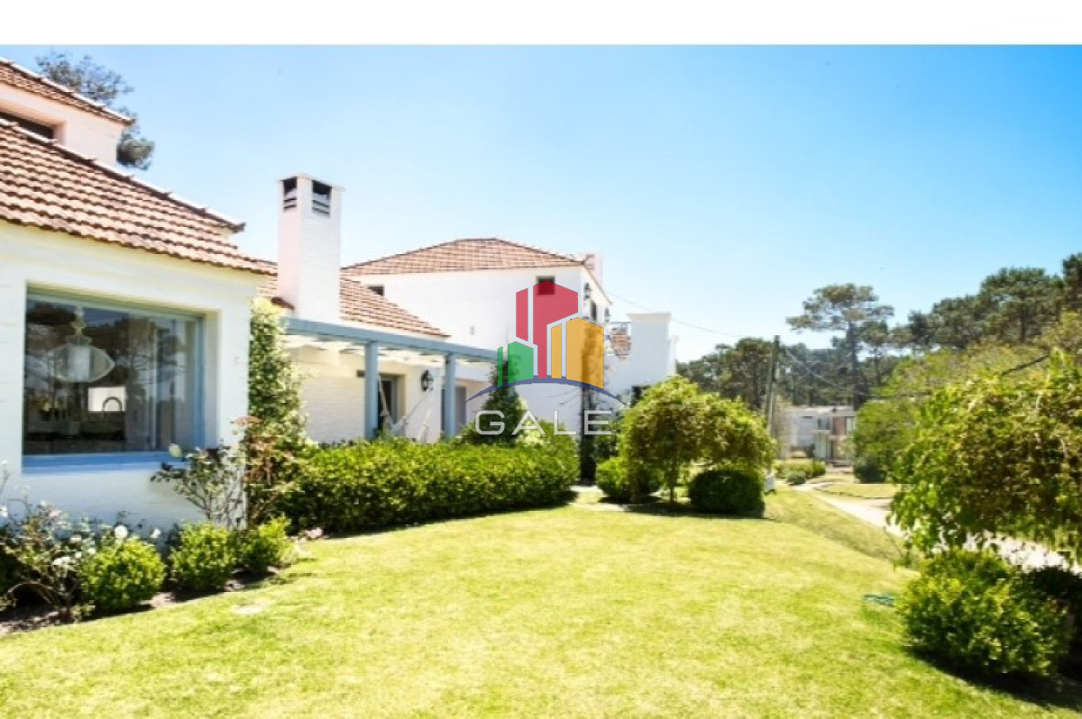 Casa ID.4535 - Casa a la Venta, 4 dormitorios, La Barra