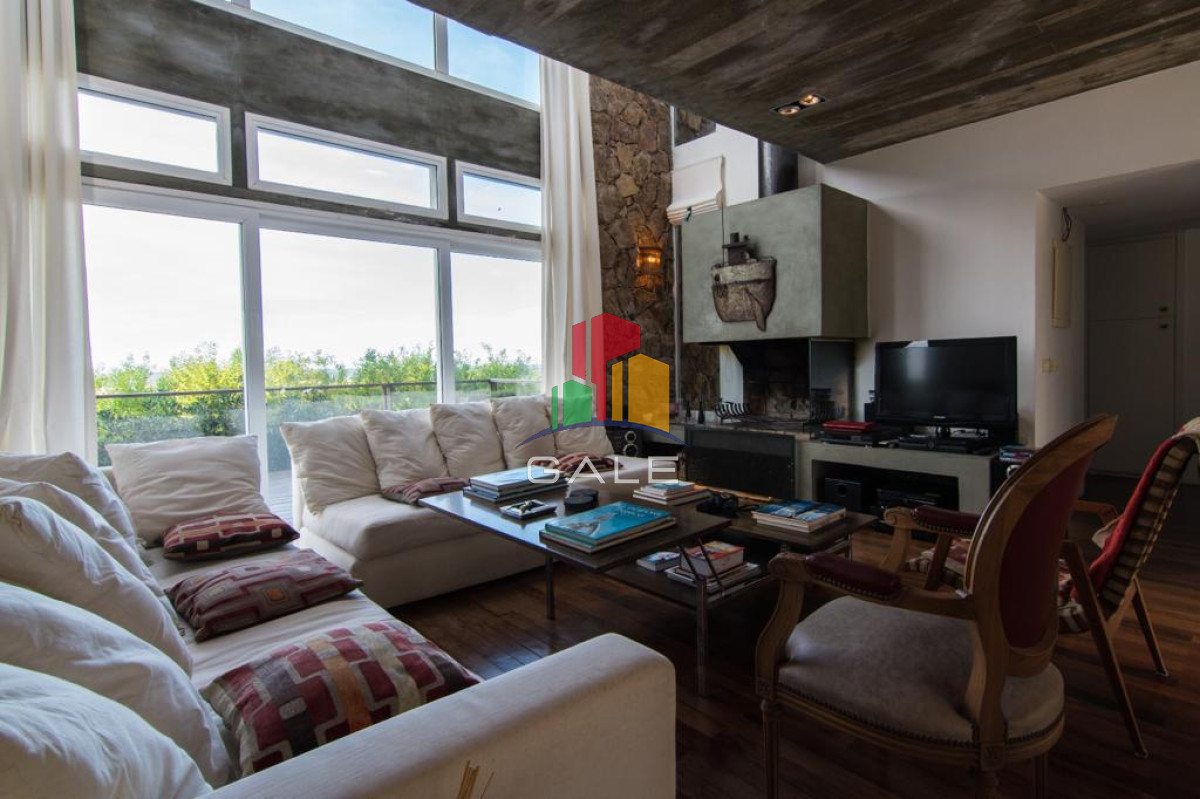 Casa ID.4542 - Casa en Venta, Santa Mónica, Manantiales, 4 Dormitorios.