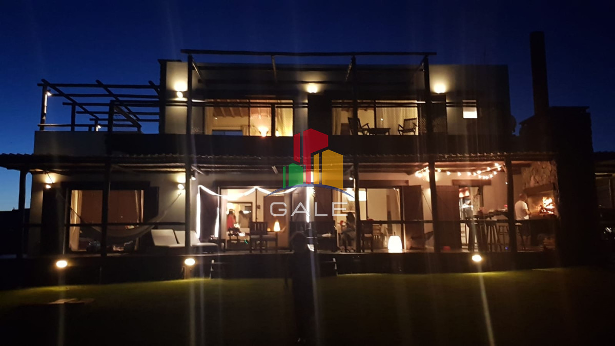 Casa ID.4540 - Casa en venta de 4 dormitorios en Jose Igancio 