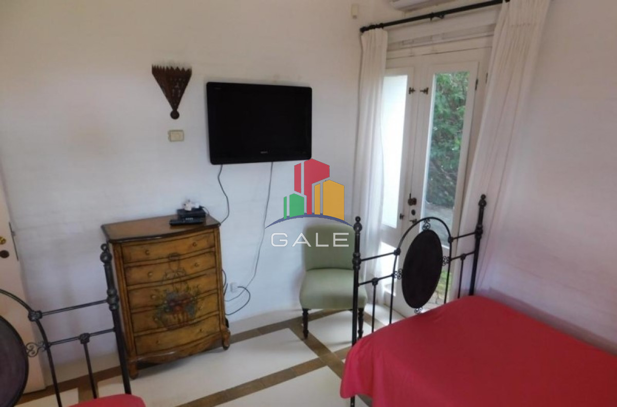 Casa ID.4535 - Casa a la Venta, 4 dormitorios, La Barra