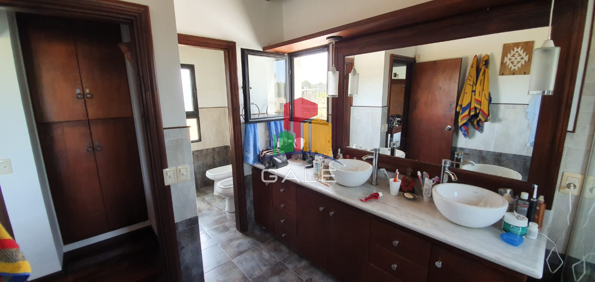 Casa ID.4540 - Casa en venta de 4 dormitorios en Jose Igancio 