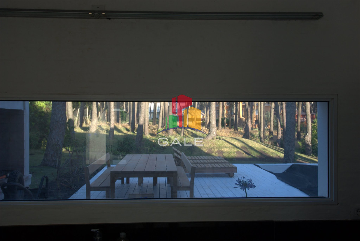 Casa ID.4537 - Casa en Venta y Alquiler, Laguna Blanca, La Barra, 4 Dormitorios.