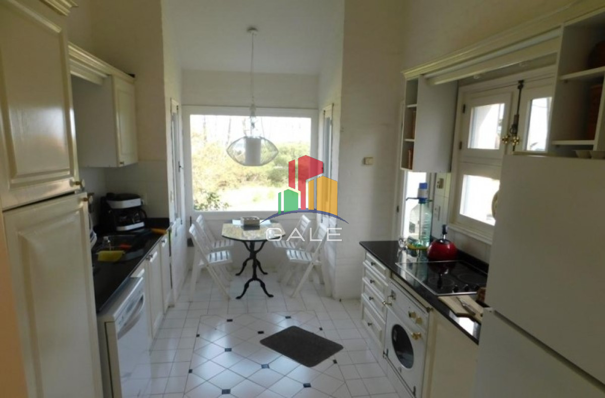 Casa ID.4535 - Casa a la Venta, 4 dormitorios, La Barra