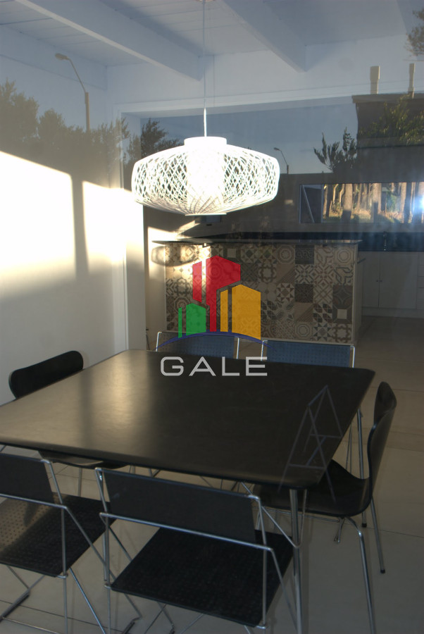 Casa ID.4537 - Casa en Venta y Alquiler, Laguna Blanca, La Barra, 4 Dormitorios.