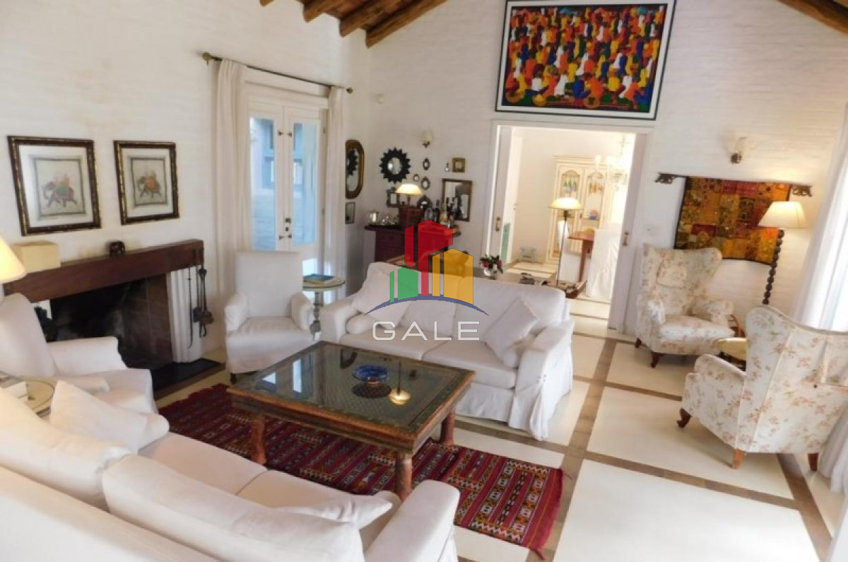 Casa ID.4535 - Casa a la Venta, 4 dormitorios, La Barra