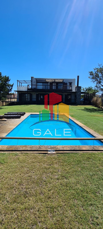 Casa ID.4540 - Casa en venta de 4 dormitorios en Jose Igancio 