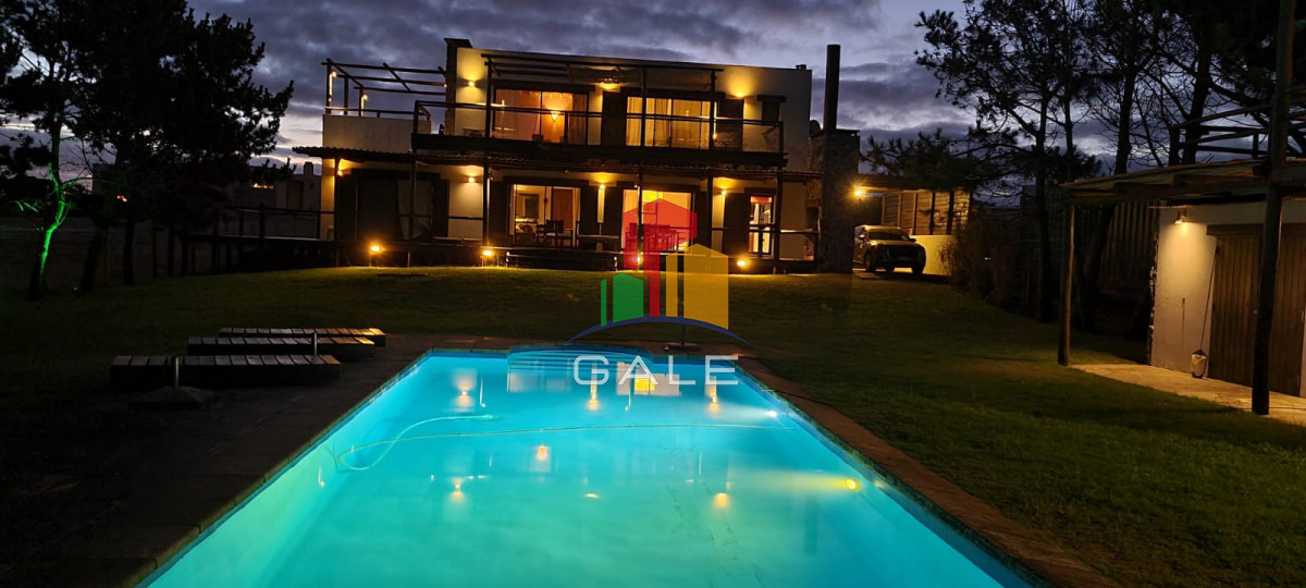 Casa ID.4540 - Casa en venta de 4 dormitorios en Jose Igancio 