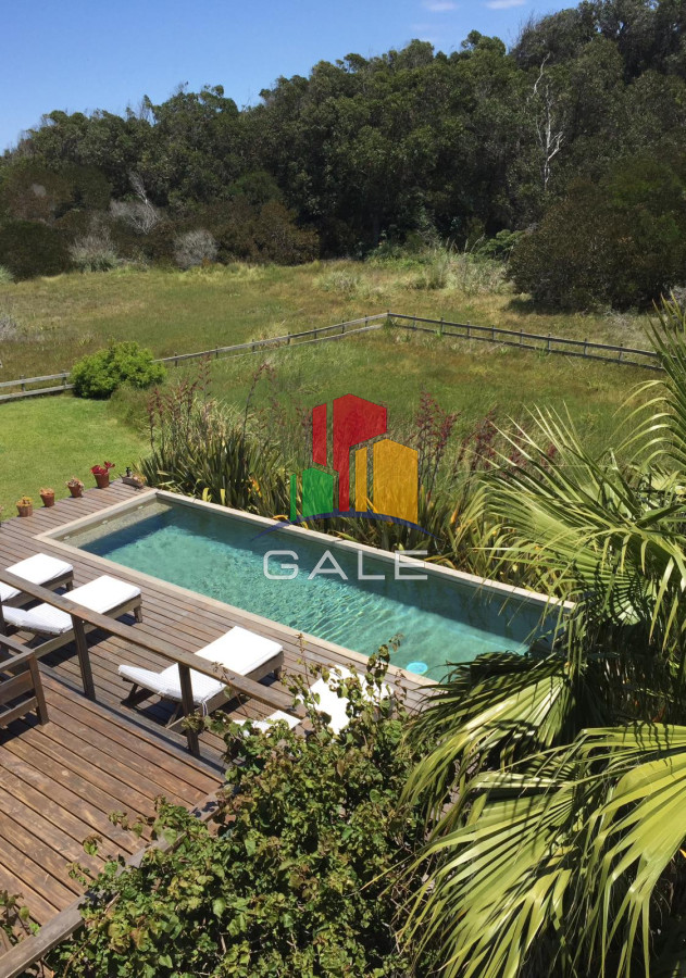 Casa ID.4542 - Casa en Venta, Santa Mónica, Manantiales, 4 Dormitorios.