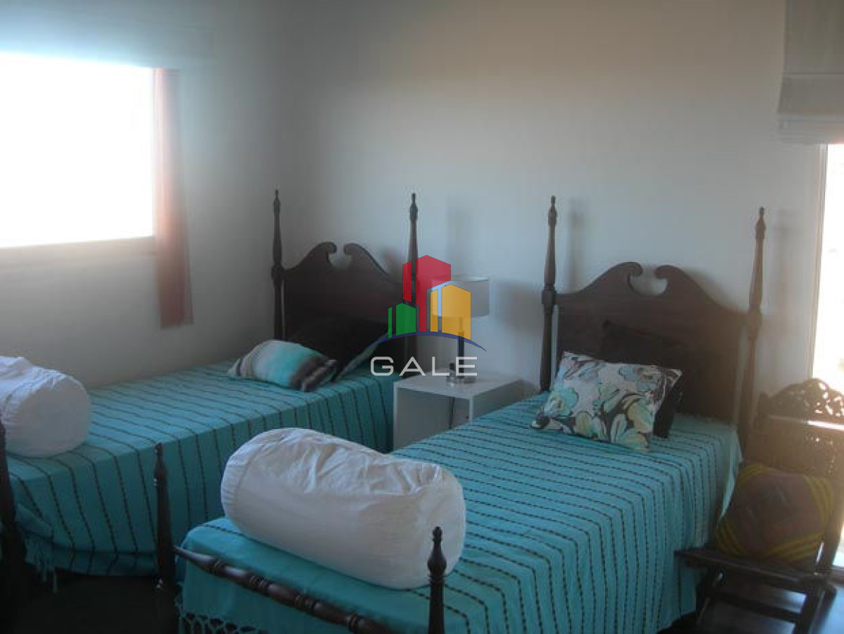 Casa ID.4542 - Casa en Venta, Santa Mónica, Manantiales, 4 Dormitorios.