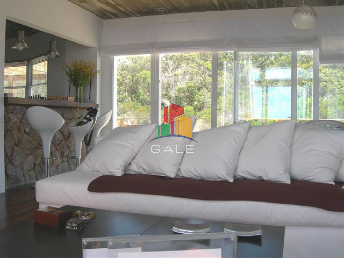 Casa ID.4542 - Casa en Venta, Santa Mónica, Manantiales, 4 Dormitorios.