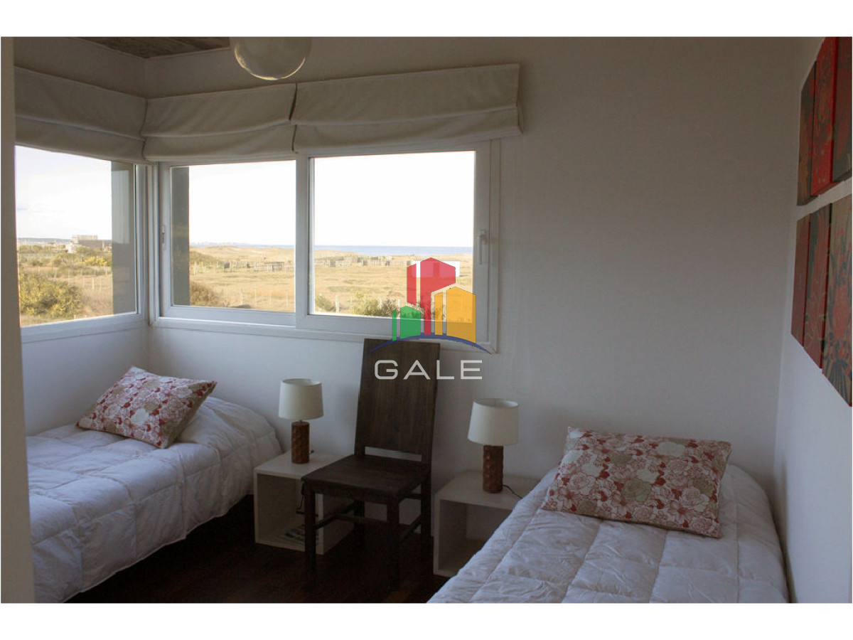 Casa ID.4542 - Casa en Venta, Santa Mónica, Manantiales, 4 Dormitorios.