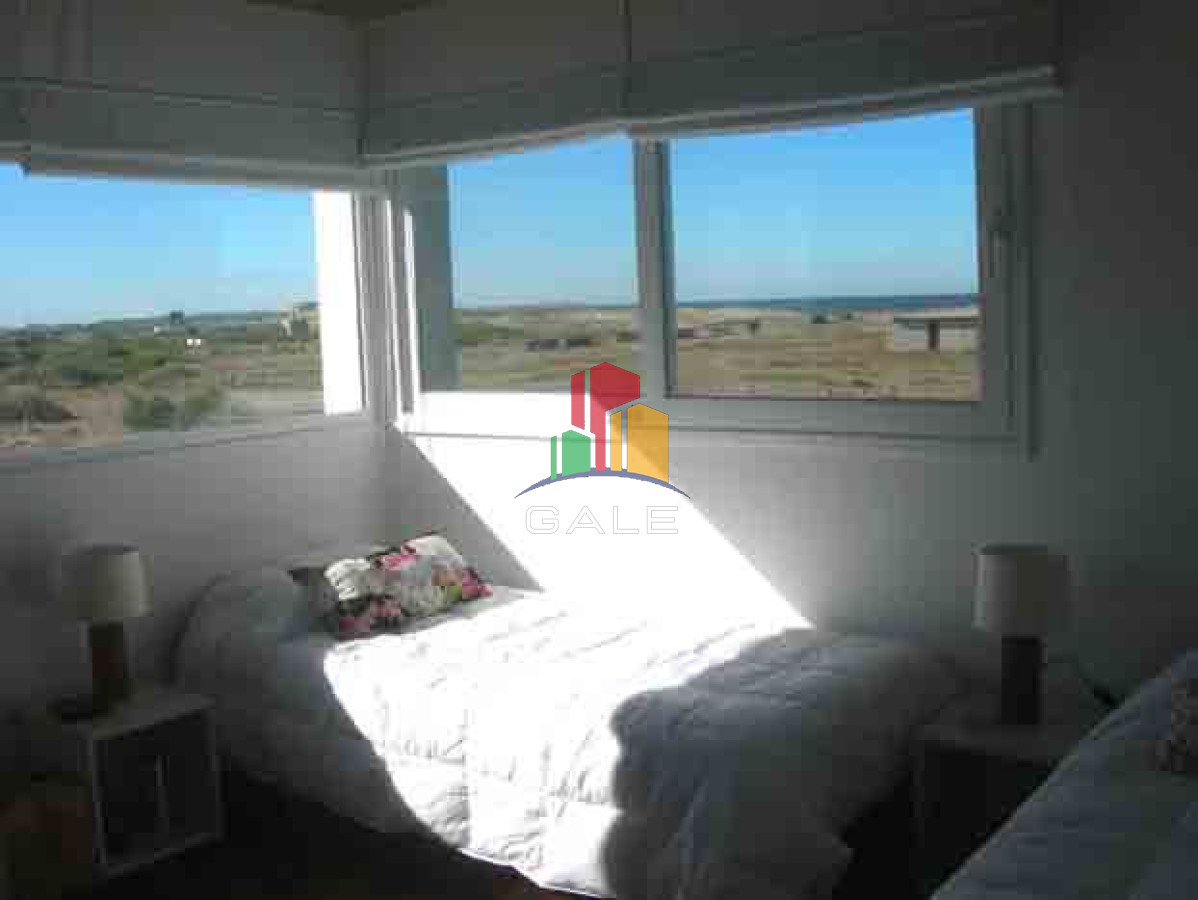 Casa ID.4542 - Casa en Venta, Santa Mónica, Manantiales, 4 Dormitorios.