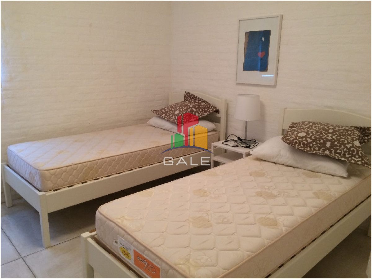 Casa ID.4537 - Casa en Venta y Alquiler, Laguna Blanca, La Barra, 4 Dormitorios.