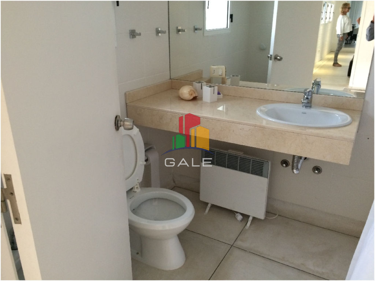 Casa ID.4537 - Casa en Venta y Alquiler, Laguna Blanca, La Barra, 4 Dormitorios.