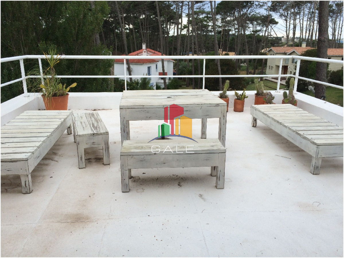 Casa ID.4537 - Casa en Venta y Alquiler, Laguna Blanca, La Barra, 4 Dormitorios.