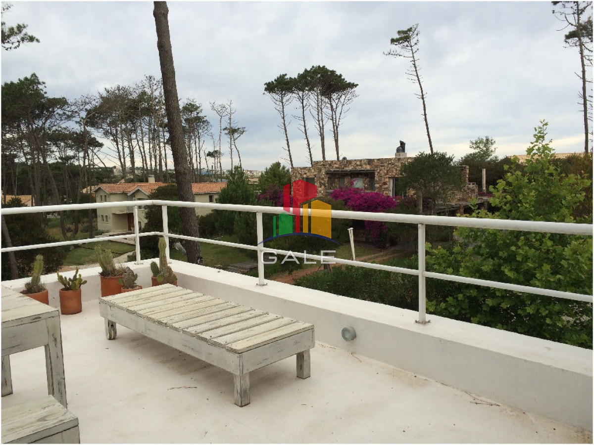 Casa ID.4537 - Casa en Venta y Alquiler, Laguna Blanca, La Barra, 4 Dormitorios.