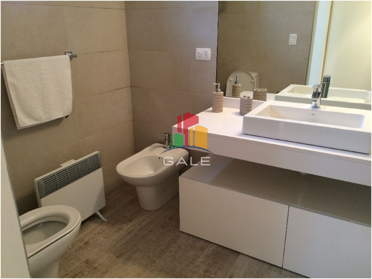 Casa ID.4537 - Casa en Venta y Alquiler, Laguna Blanca, La Barra, 4 Dormitorios.