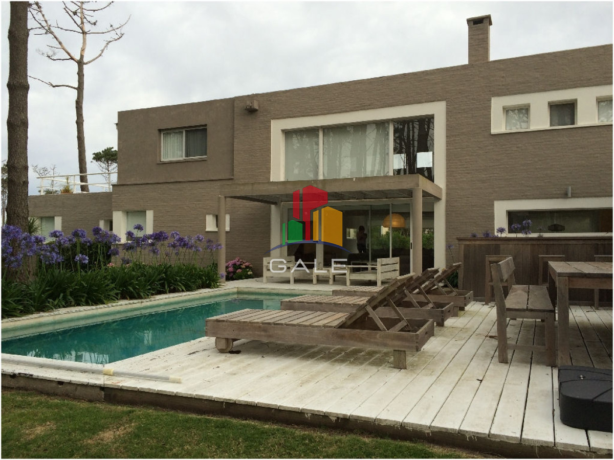 Casa ID.4537 - Casa en Venta y Alquiler, Laguna Blanca, La Barra, 4 Dormitorios.