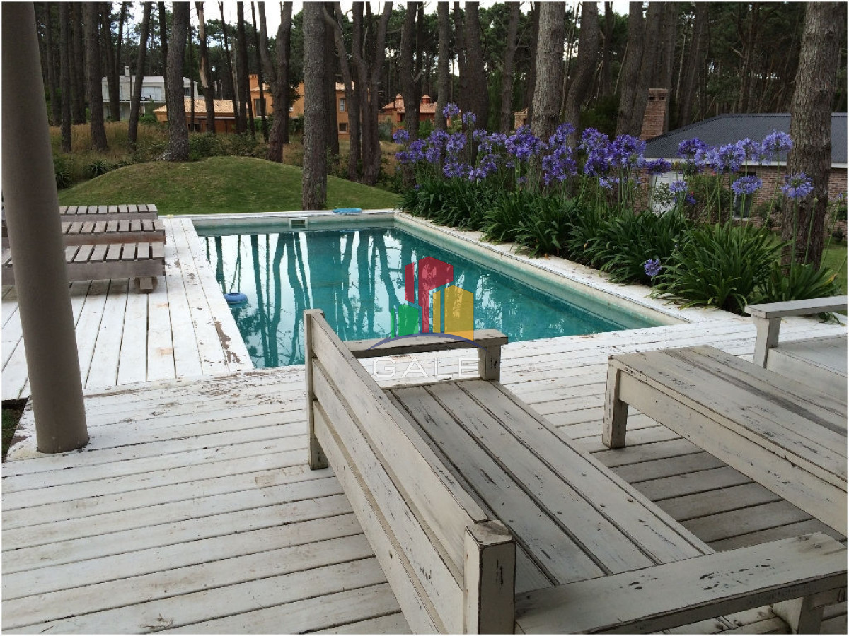 Casa ID.4537 - Casa en Venta y Alquiler, Laguna Blanca, La Barra, 4 Dormitorios.