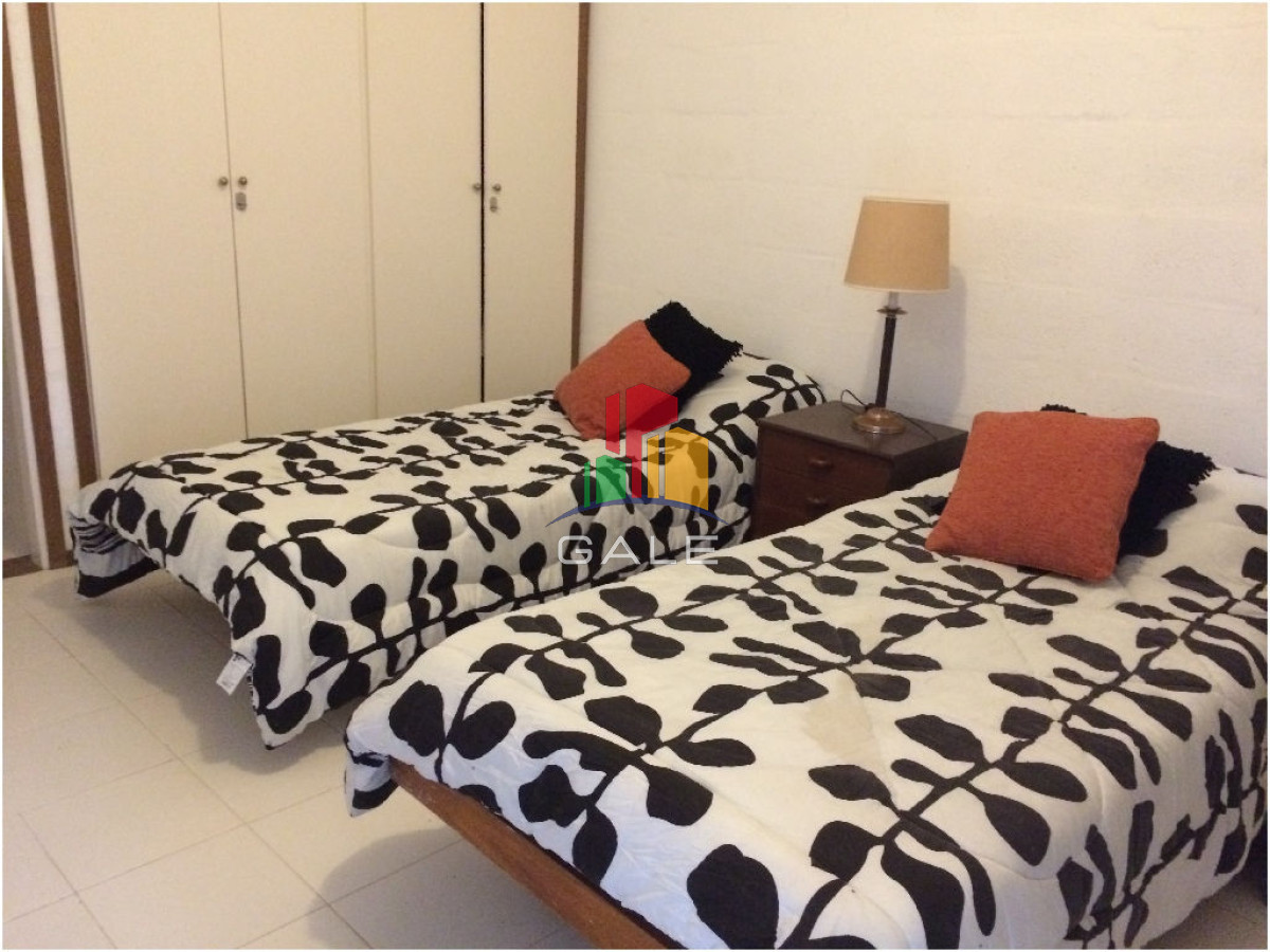 Casa ID.4537 - Casa en Venta y Alquiler, Laguna Blanca, La Barra, 4 Dormitorios.