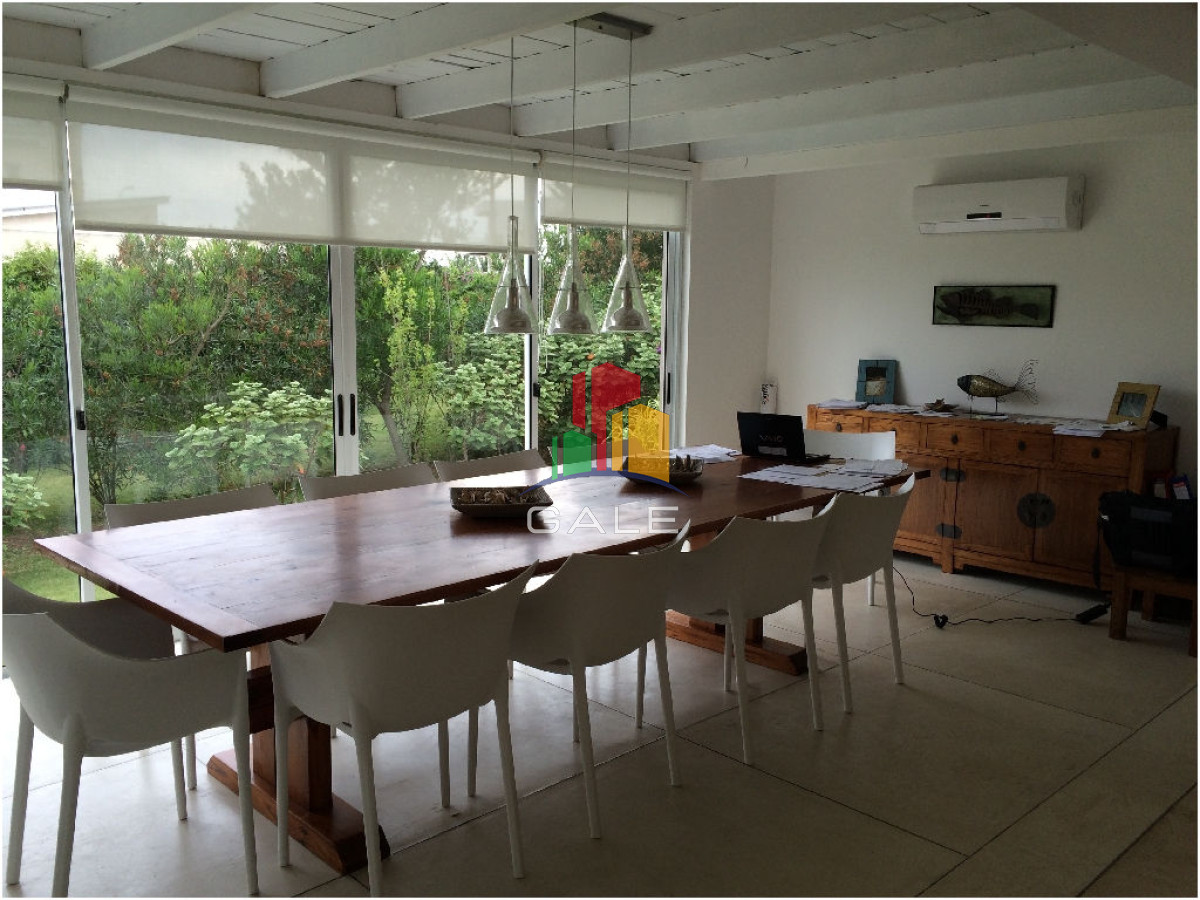 Casa ID.4537 - Casa en Venta y Alquiler, Laguna Blanca, La Barra, 4 Dormitorios.