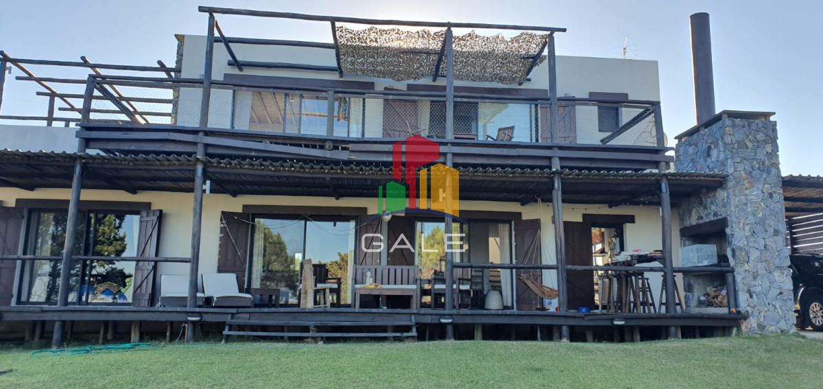 Casa ID.4540 - Casa en venta de 4 dormitorios en Jose Igancio 