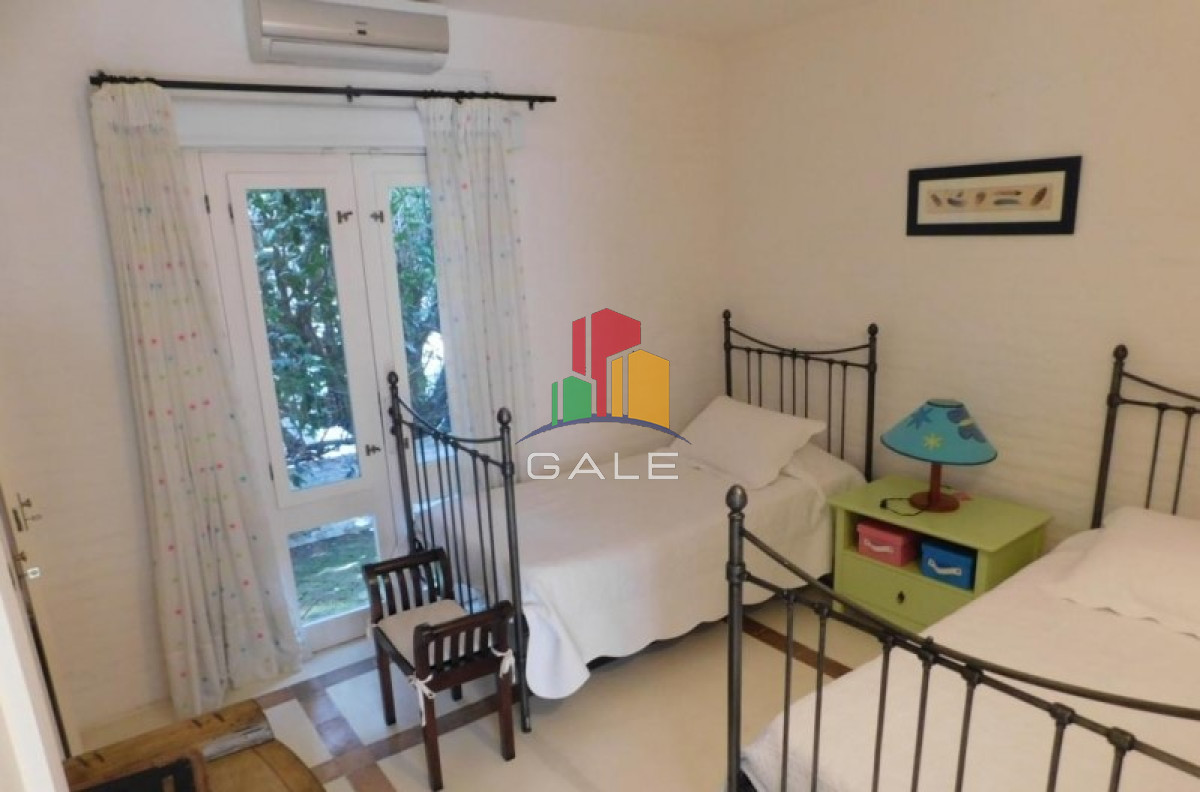 Casa ID.4535 - Casa a la Venta, 4 dormitorios, La Barra