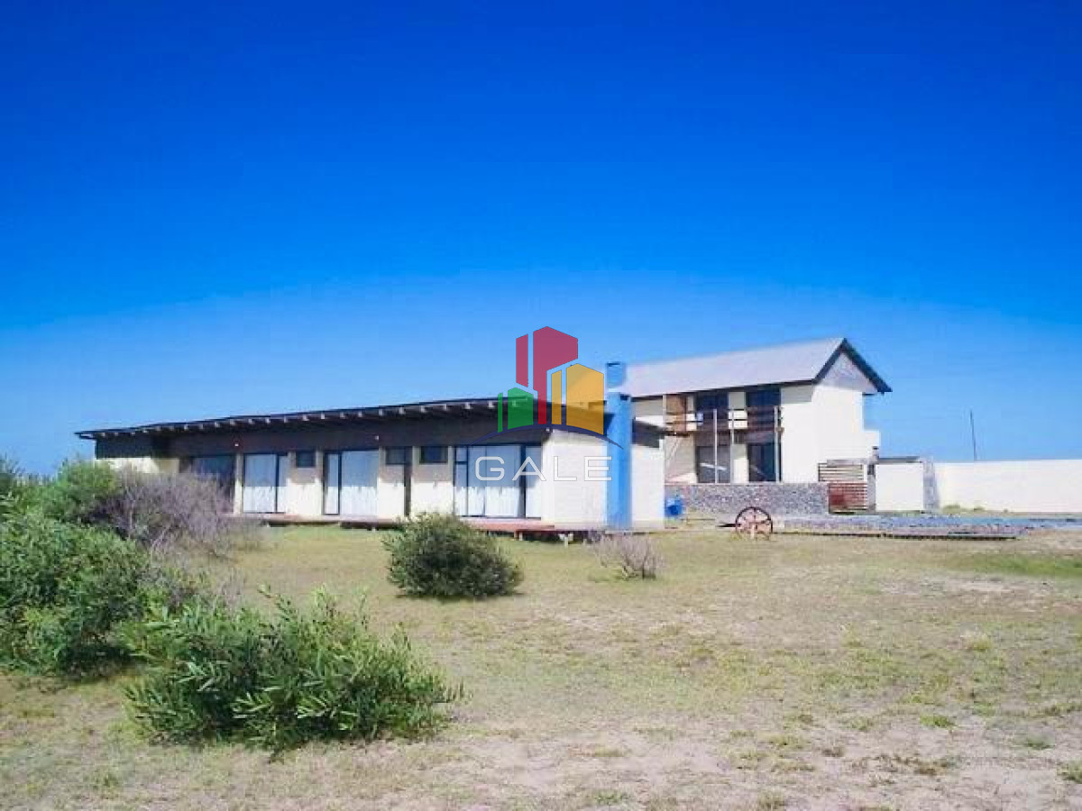 Casa ID.4539 - Casa en Alquiler, Santa Monica, Manantiales, 4 Dormitorios.