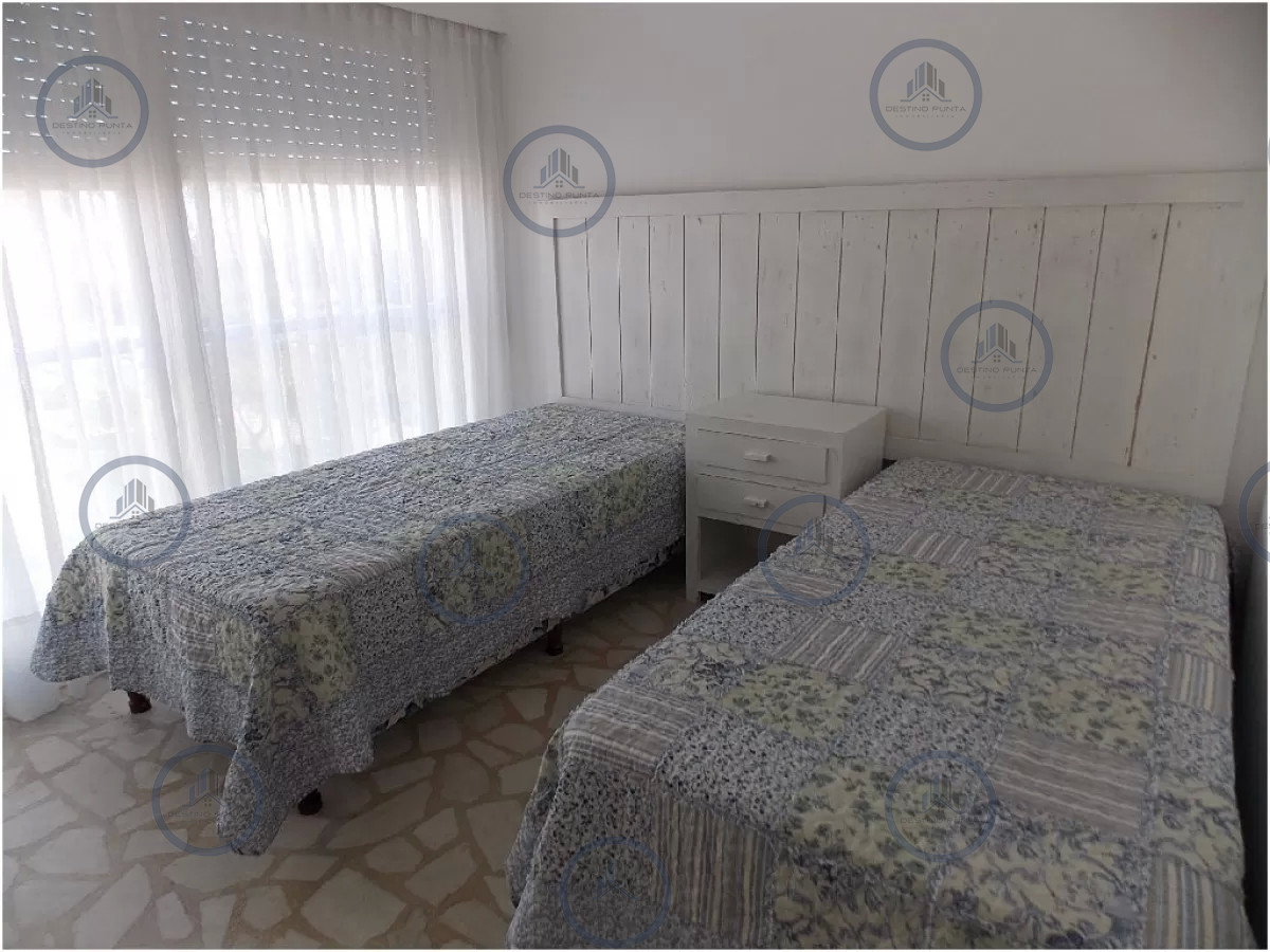 Apartamento ID.3042 - Apartamento de  2 Dormitorios frente a Playa Mansa